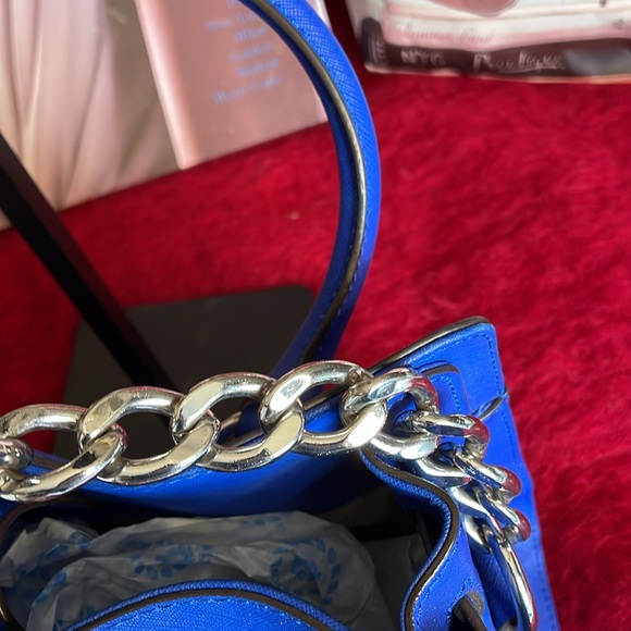 MICHAEL KORS BLUE SAFFIANO LEATHER HAMILTON CROSSBODY BAG SILVER HARDWARE - Picture 4 of 14